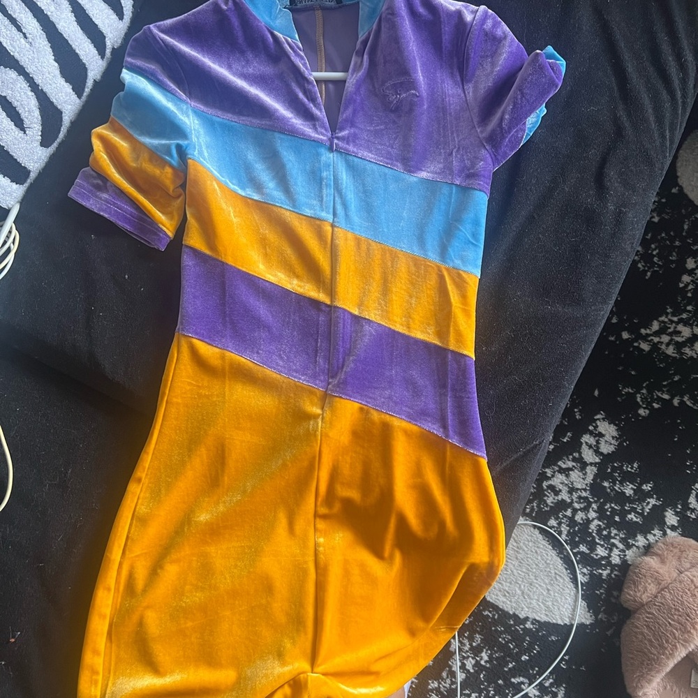 Shane Justin one piece